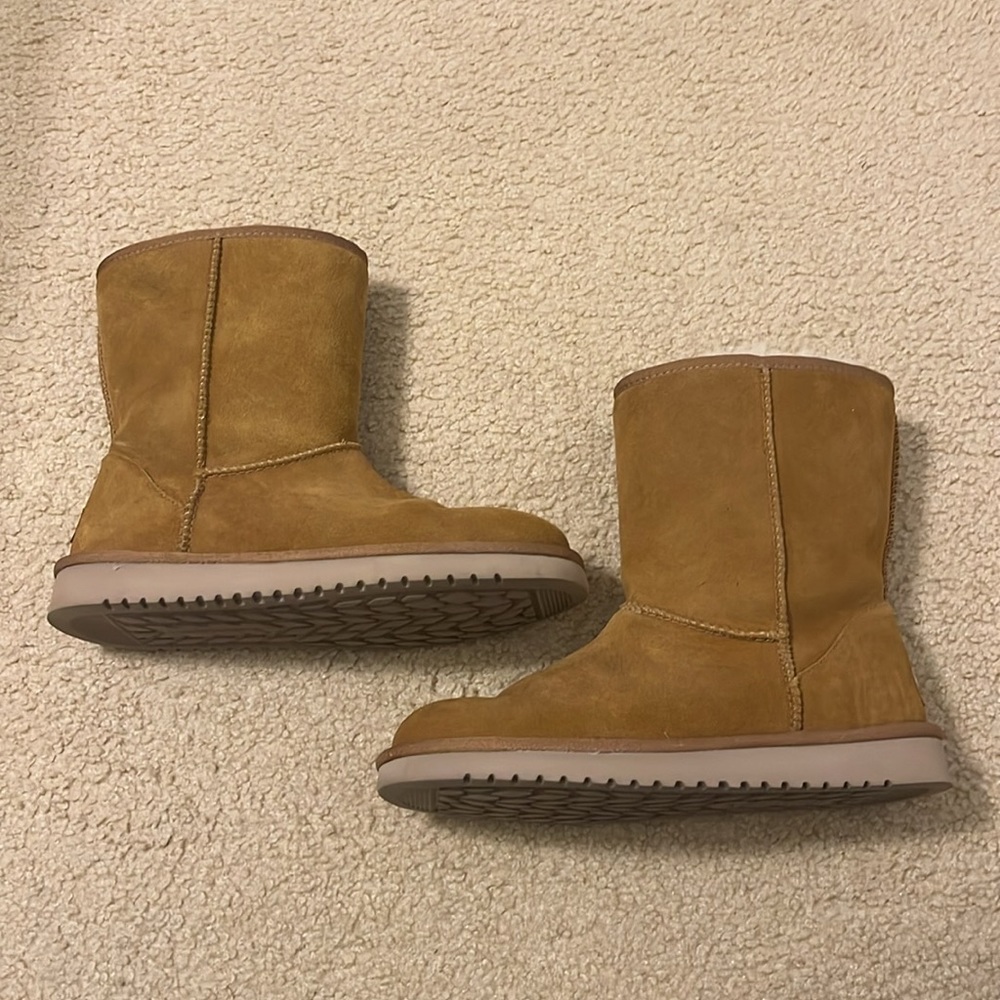 Koolaburra by UGG 1017090 Classic Boots - Picture 3 of 5